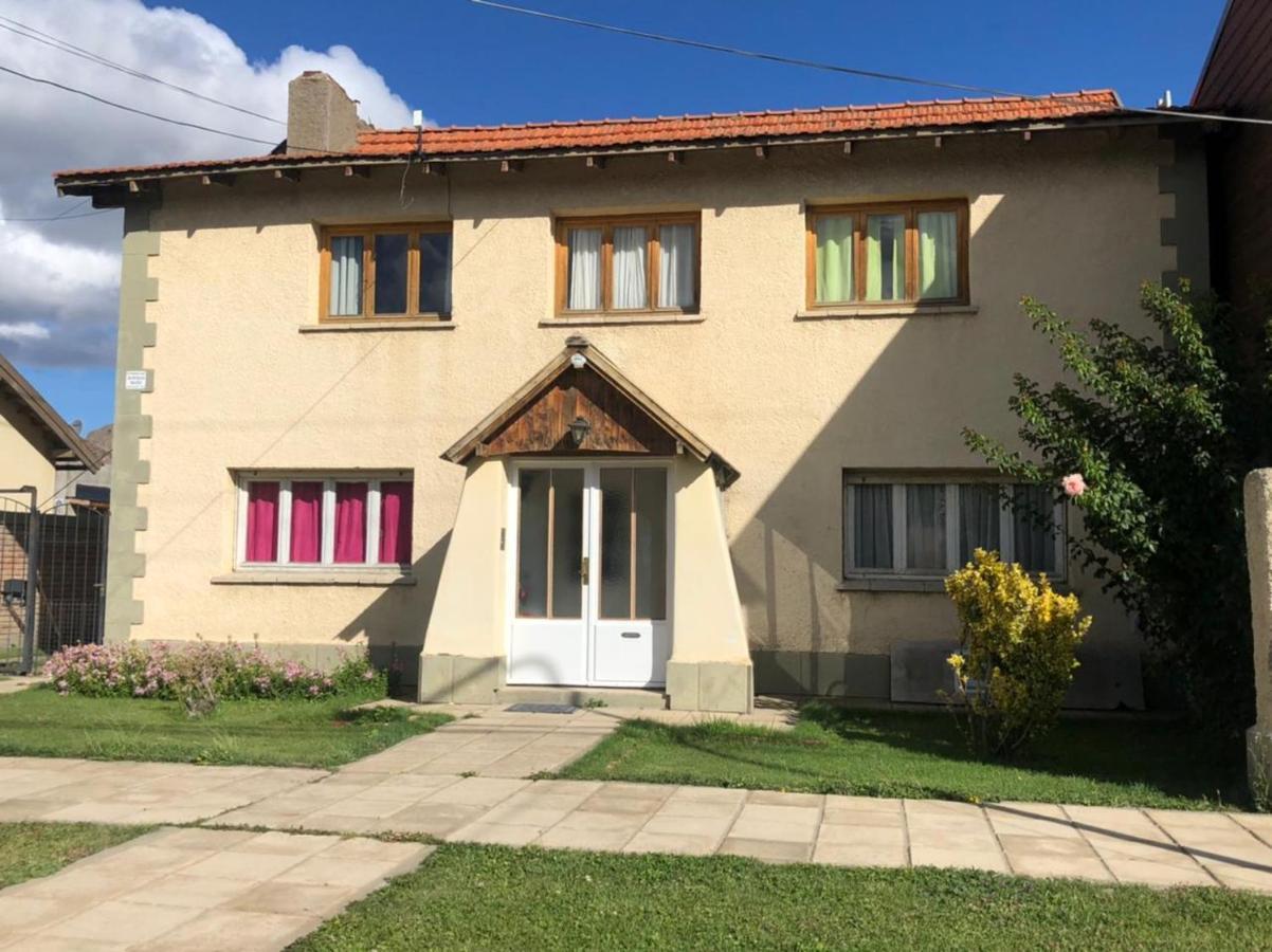 Hospedaje Amilcar Esquel Exteriér fotografie